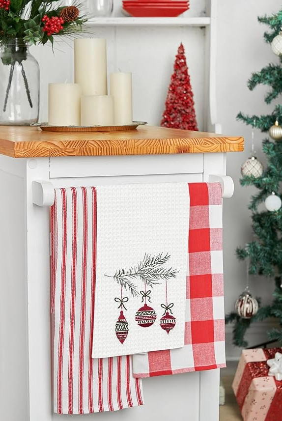 ORNAMENTS TOWEL