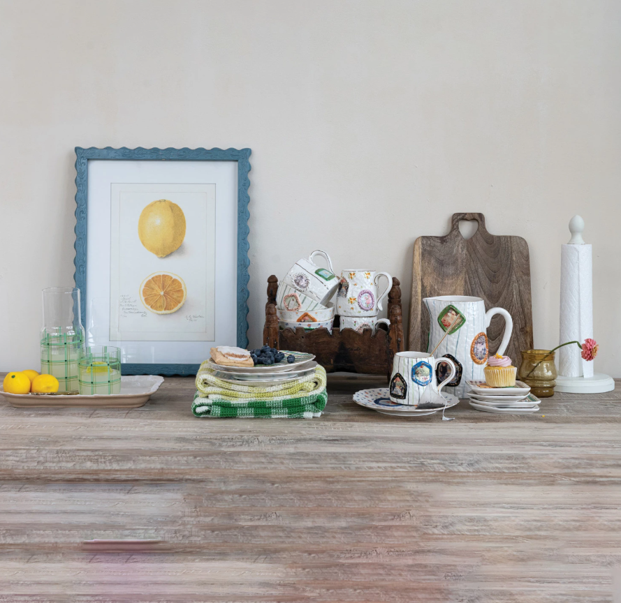 GLASS CARAFE WITH DRINKING GLASS SET