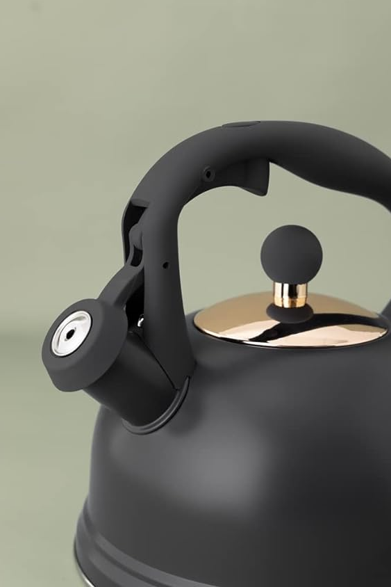 TYPHOON STOVETOP KETTLE BLACK 60 OZ
