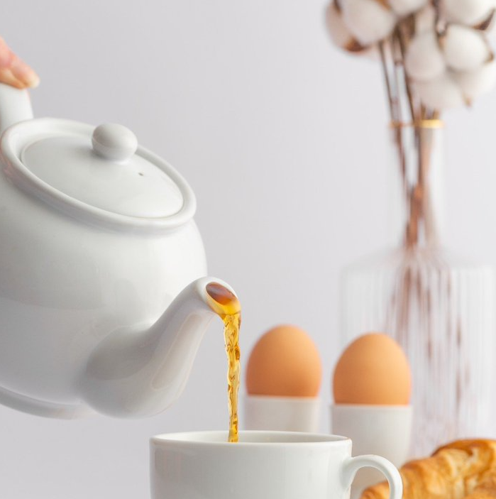 PRICE & KENSINGTON WHITE 6CUP TEAPOT
