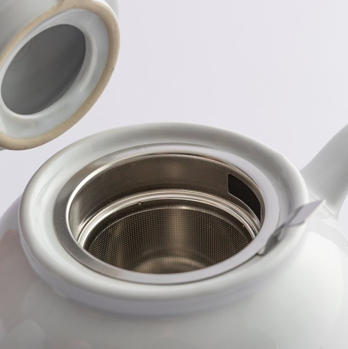 PRICE & KENSINGTON WHITE 6CUP TEAPOT