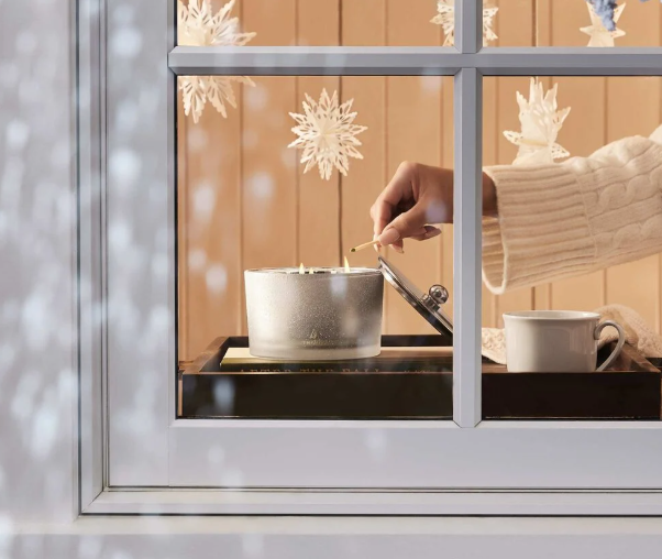 Frasier Fir Flocked 3-Wick Poured Candle 18 oz