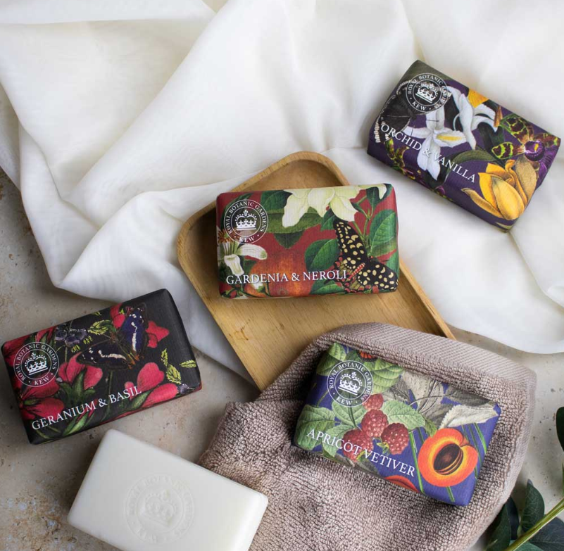 KEW GARDENS APRICOT VETIVER SOAP BAR