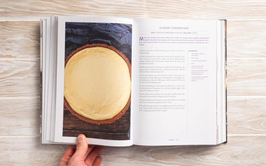 BAKING THE ULTIMATE COOKBOOK BY ROBERTO GONZALEZ