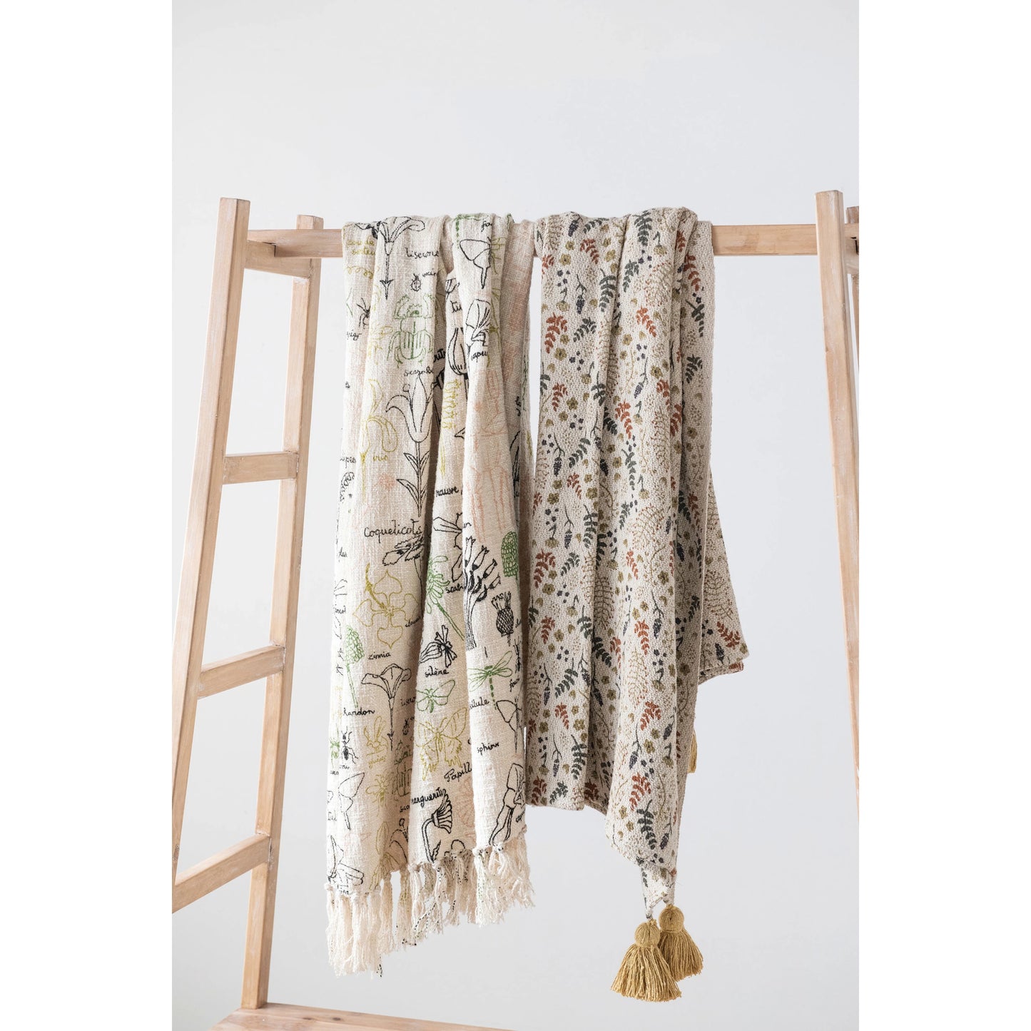 WOVEN PRINTED THROW WITH TASSLES