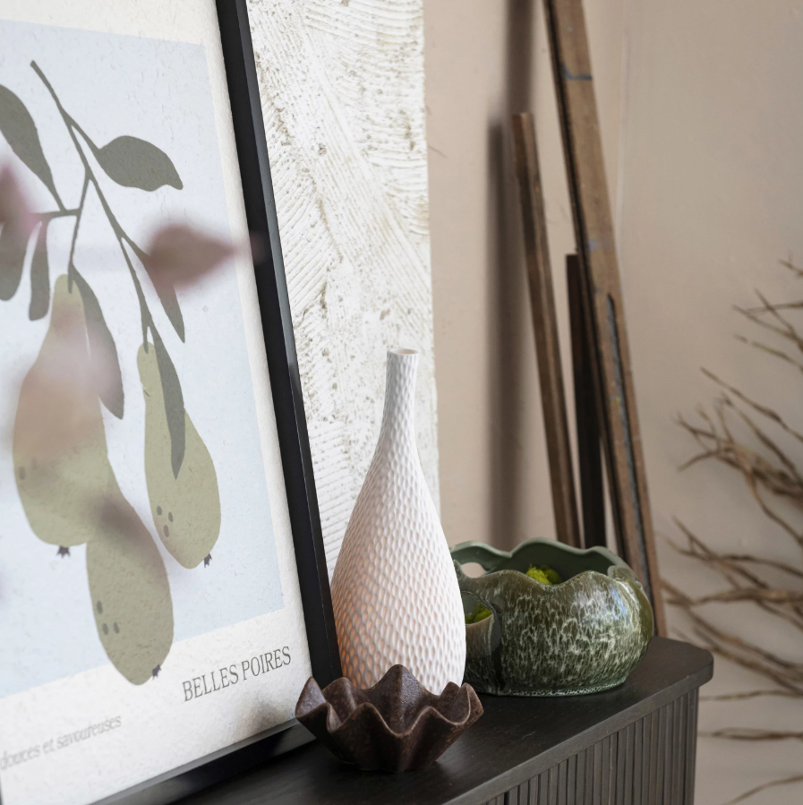 TEXTURED WHITE WALL DECOR