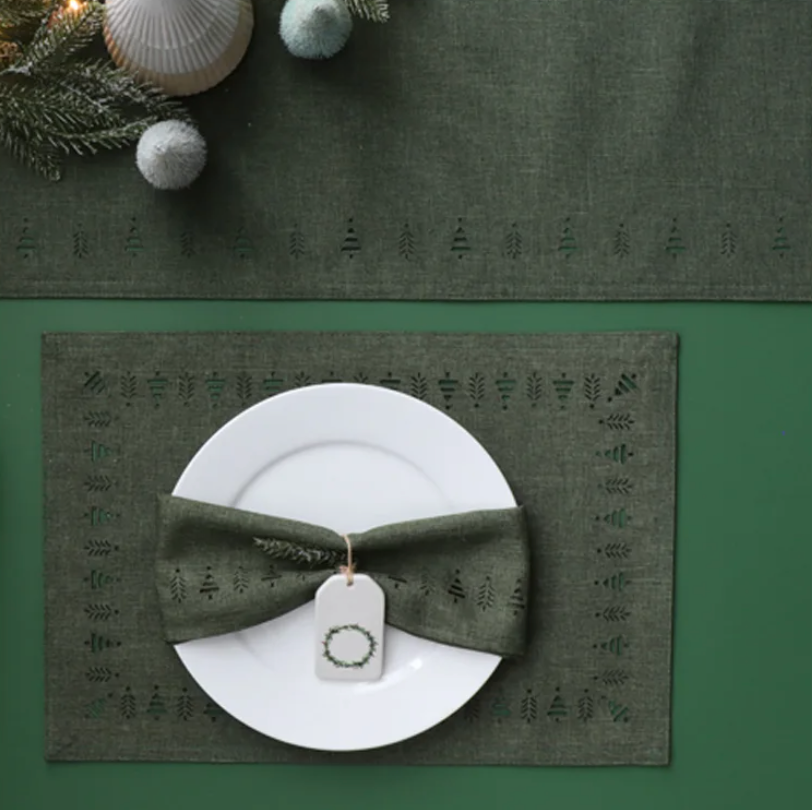 TREE HEMSTITCH NAPKINS (4): FOREST GREEN