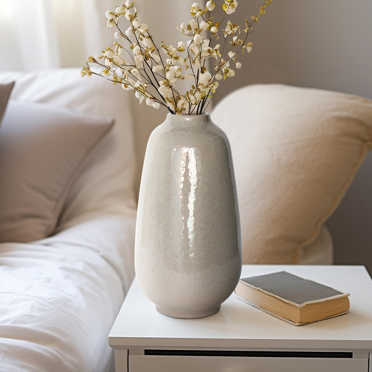 11" GARGAIN URN VASE GRAY