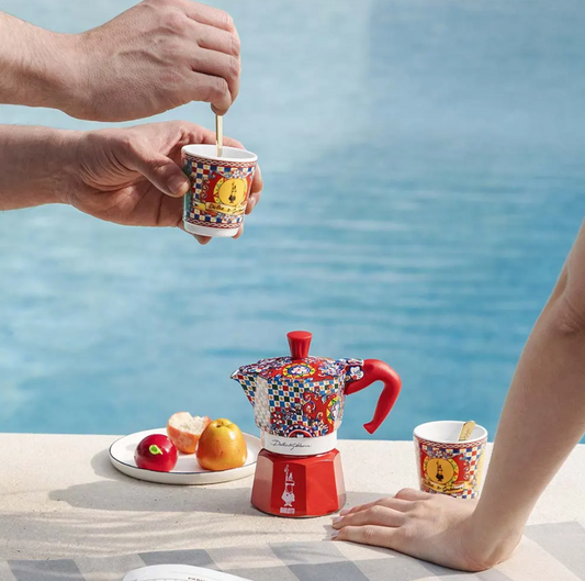 BIALETTI x DOLCE & GABBANA  MOKA SMALL + 2 PORCELAIN CUPS & 2 GOLDEN STIRRERS - SICILIAN CART