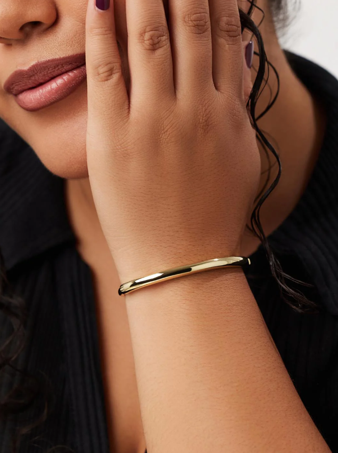 ANA LUISA GOLD BANGLE BRACELET-BRYNLEY S/M