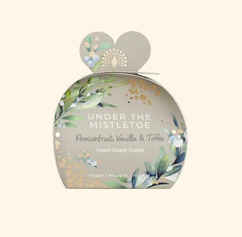 GUEST SOAPS UNDER THE MISTLETOE