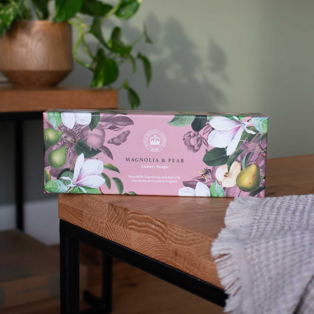 KEW GARDENS SOAPS MAGNOLIA & PEAR