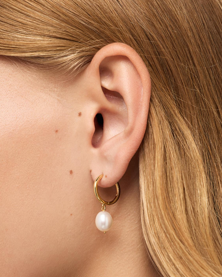 ANA LUISA PEARL HOOPS-MEDIUM FRIDA