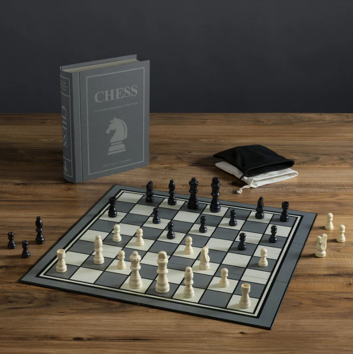 CHESS VINTAGE BOOKSHELF EDITION