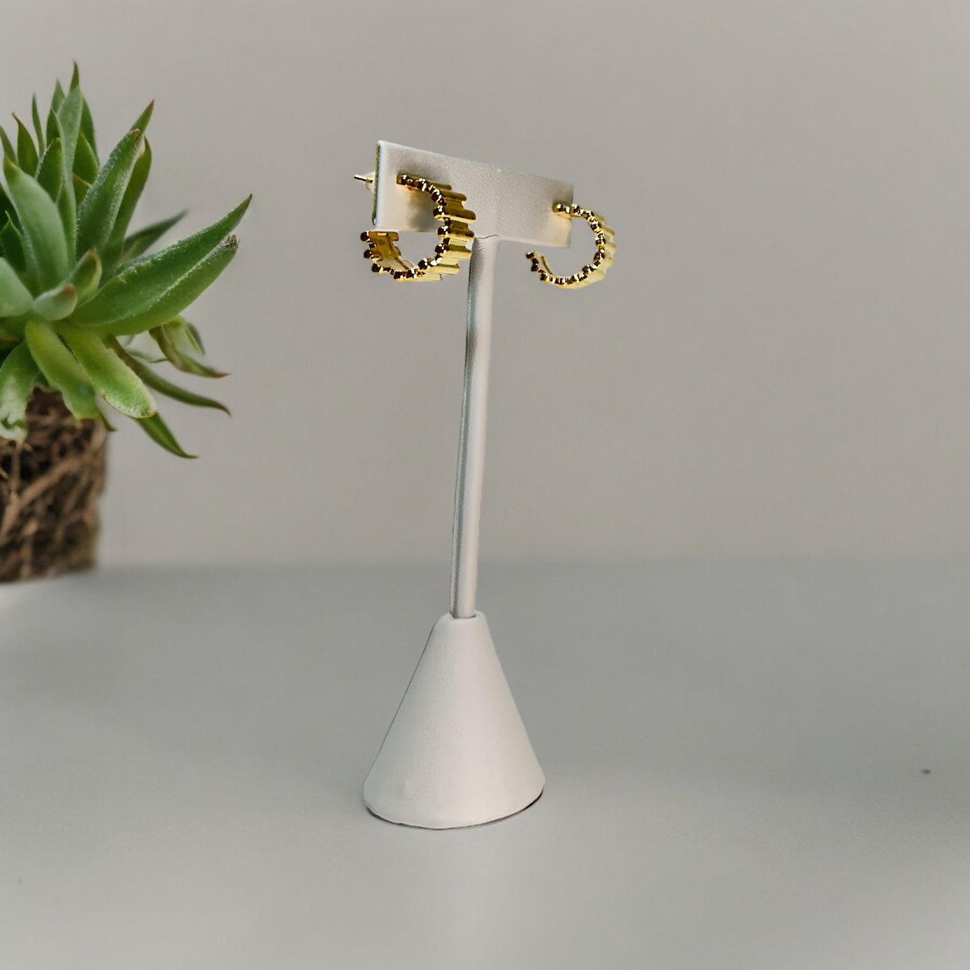 UNEVEN BAR TEXTURE BRASS HOOPS/ GD