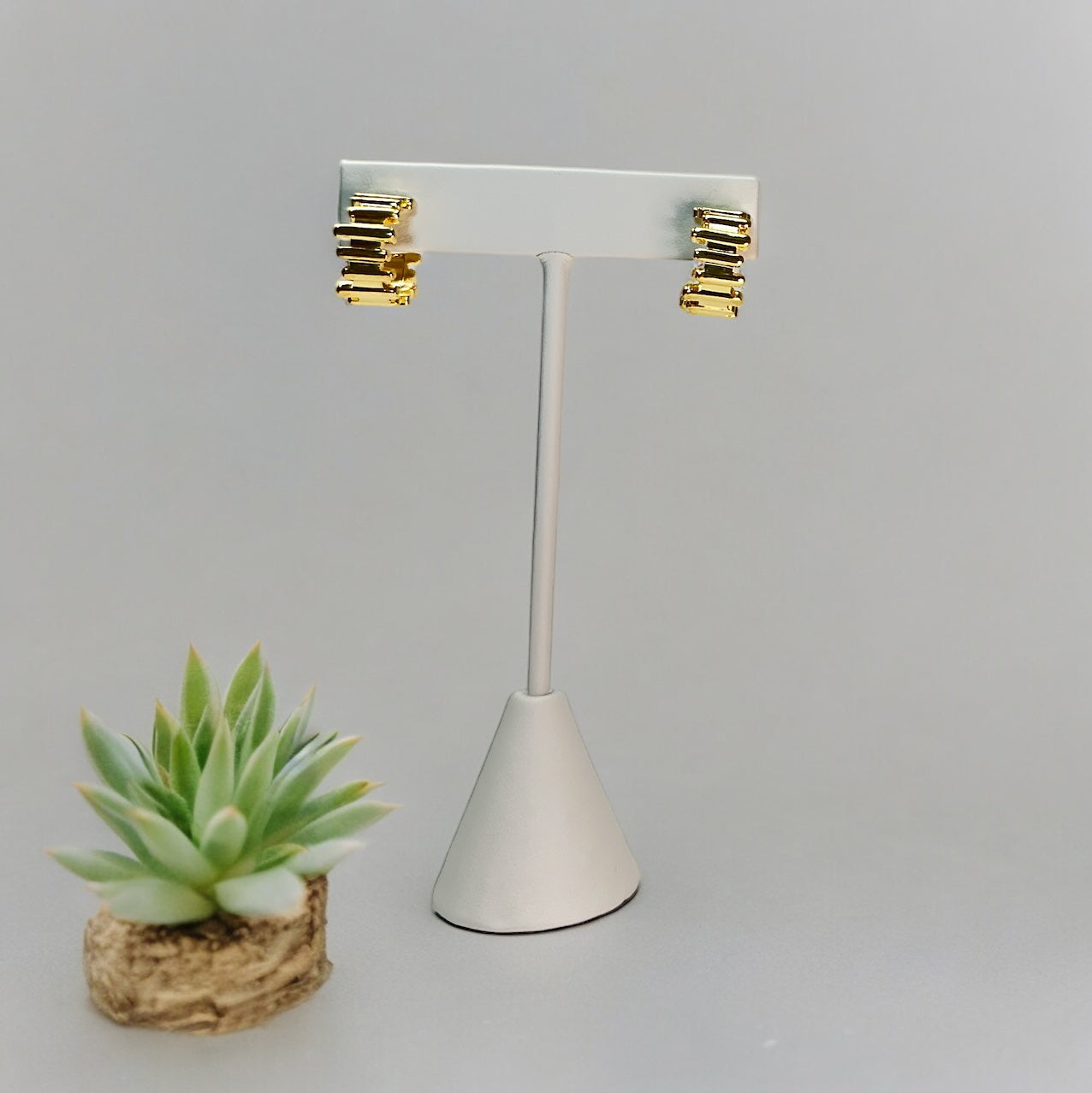 UNEVEN BAR TEXTURE BRASS HOOPS/ GD
