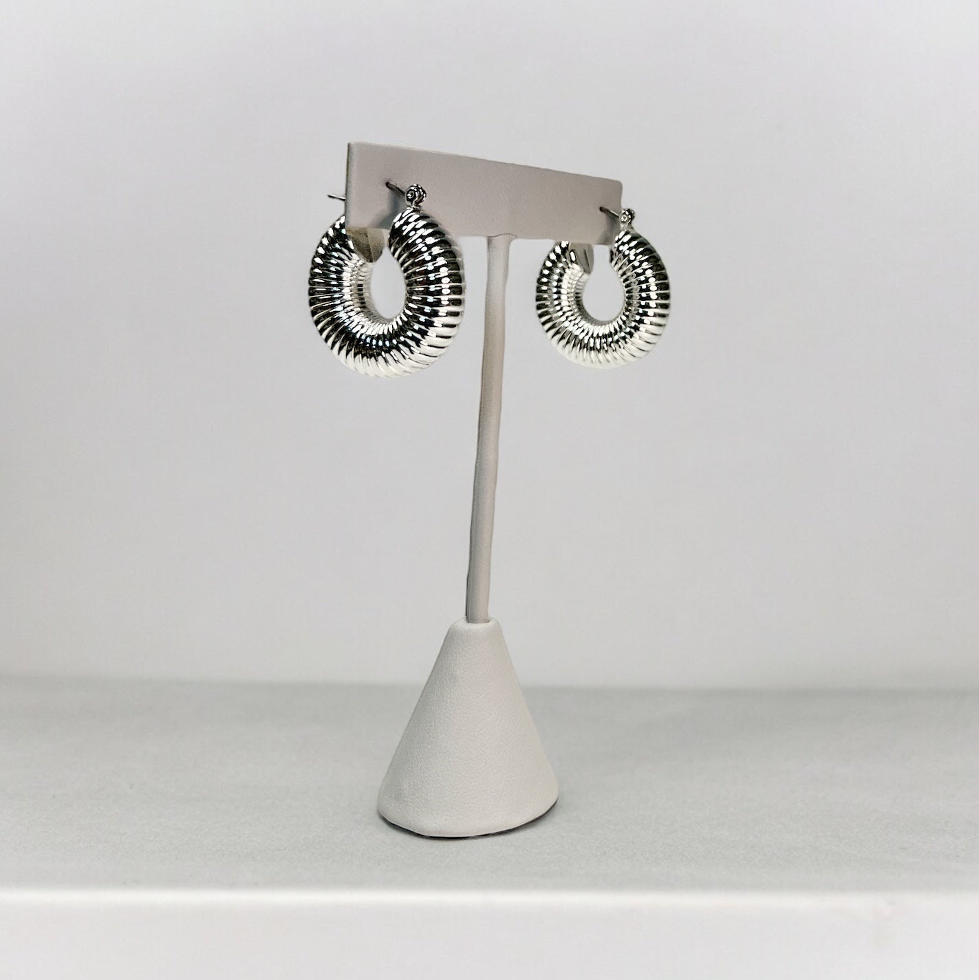 CORD TEXTURED HOOP DROP EARRING/ SILVER